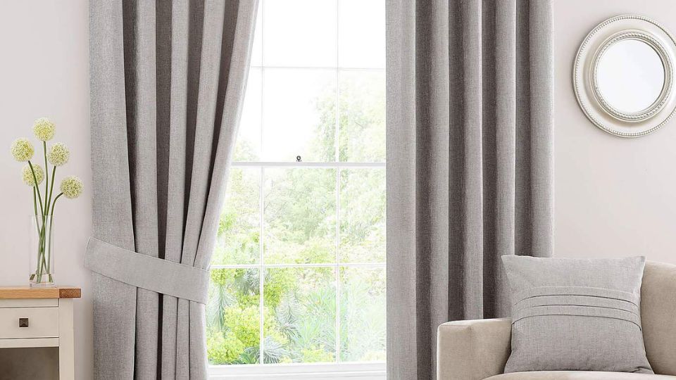 Rèm cửa màu xám bạc hiện đại cho phòng khách
