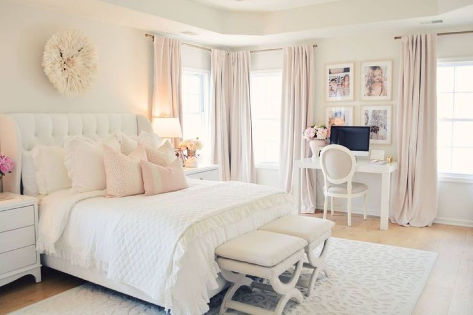 Phòng ngủ nữ màu hồng nhạt tạo sự thoải mái