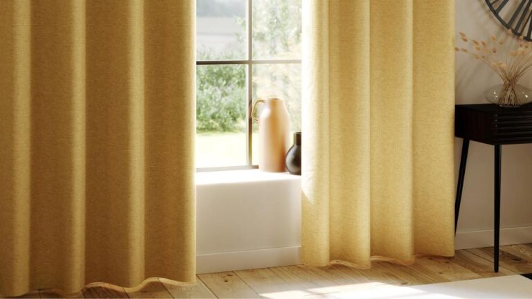 Rèm cừa màu vàng sang trọng cho cửa sổ